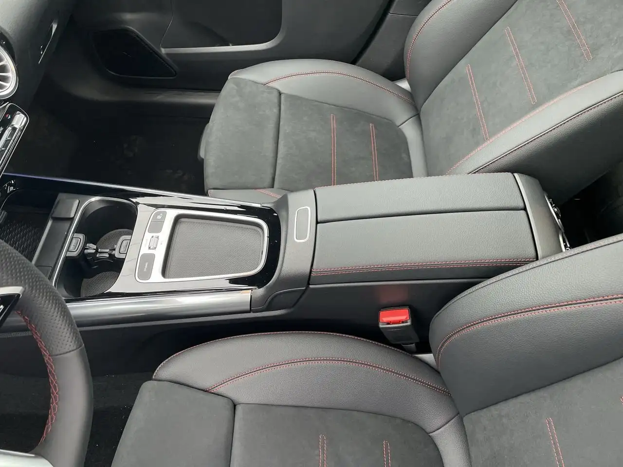 Mercedes-Benz GLA fotografie Mercedes-Benz GLA