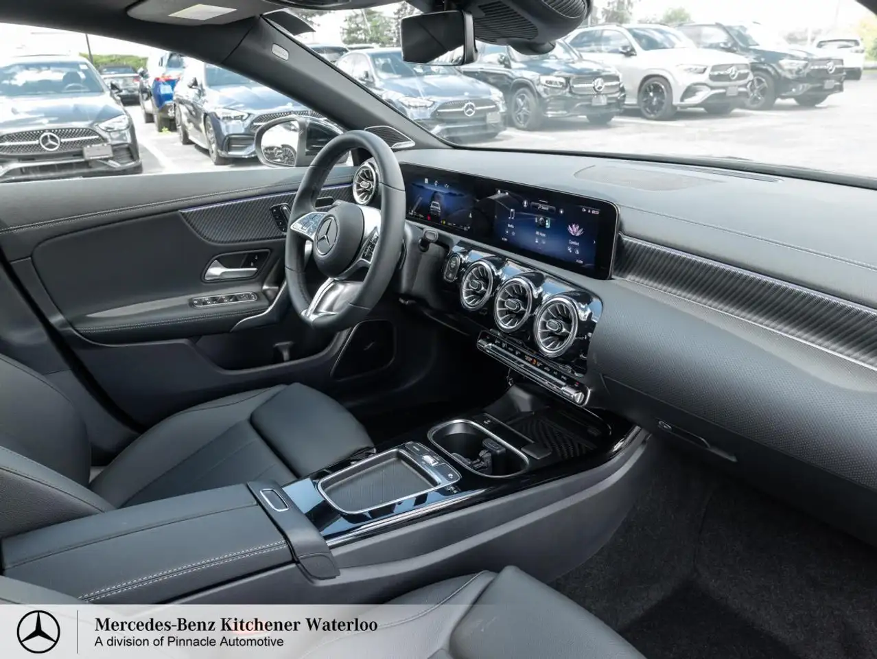 Mercedes-Benz CLA снимка Mercedes-Benz CLA