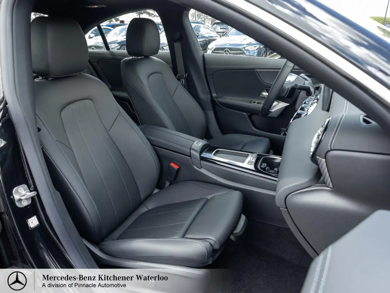 Mercedes-Benz CLA снимка Mercedes-Benz CLA