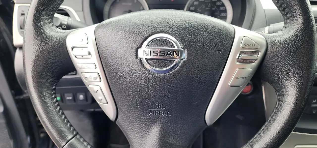 Nissan Sentra fotografie Nissan Sentra
