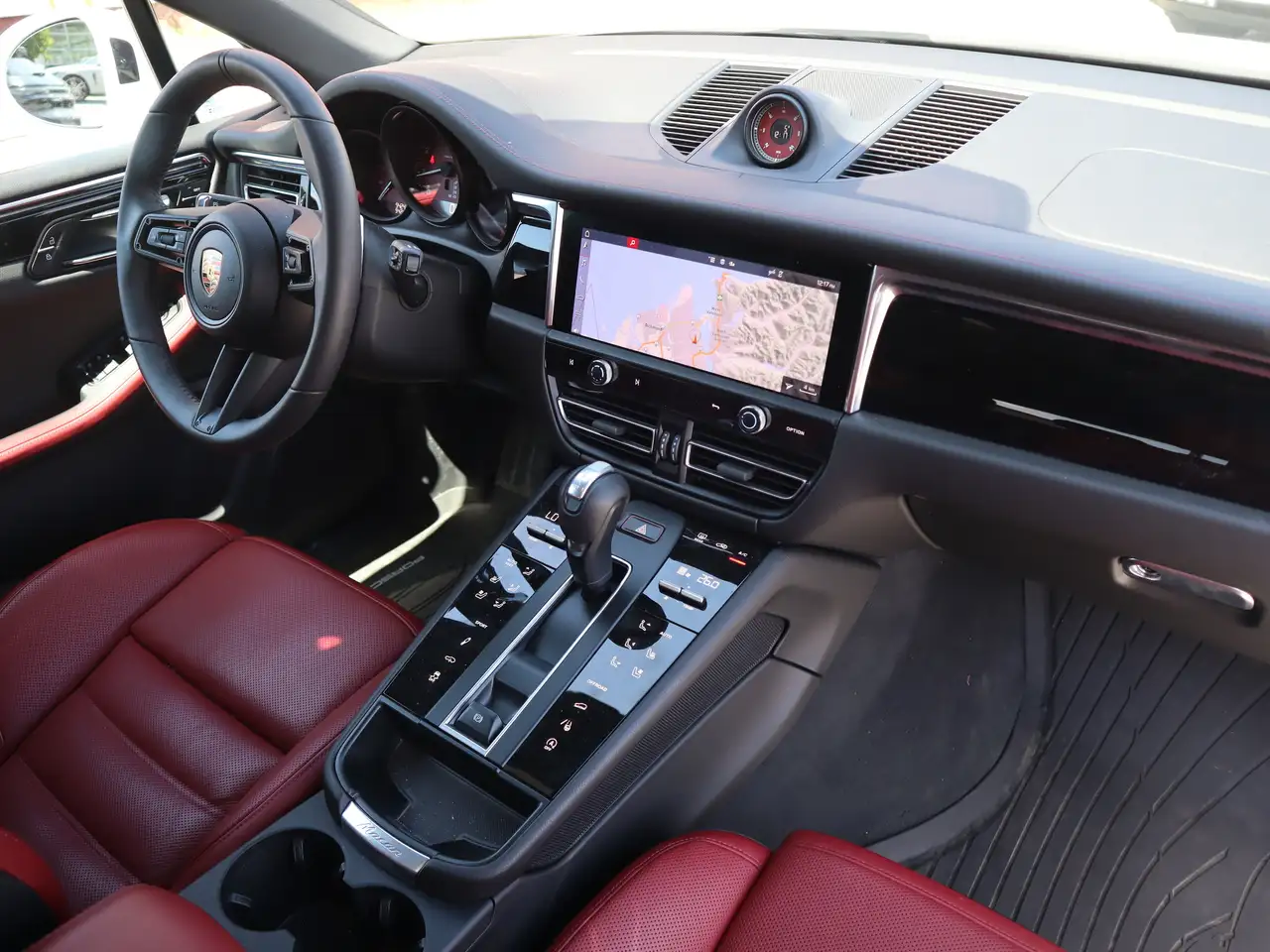 Porsche Macan снимка Porsche Macan