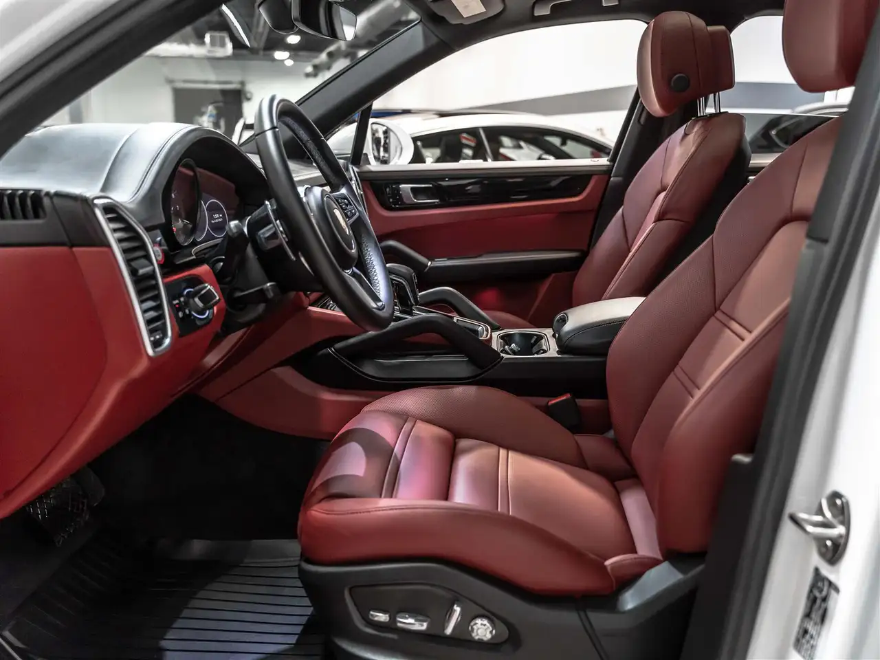 Porsche Cayenne снимка Porsche Cayenne