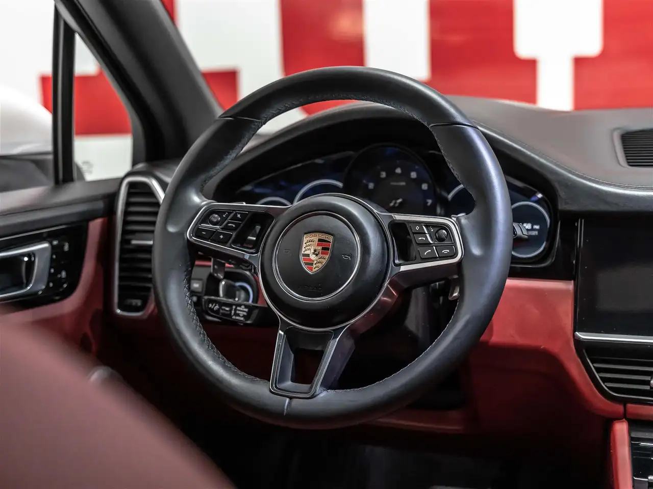 Porsche Cayenne снимка Porsche Cayenne
