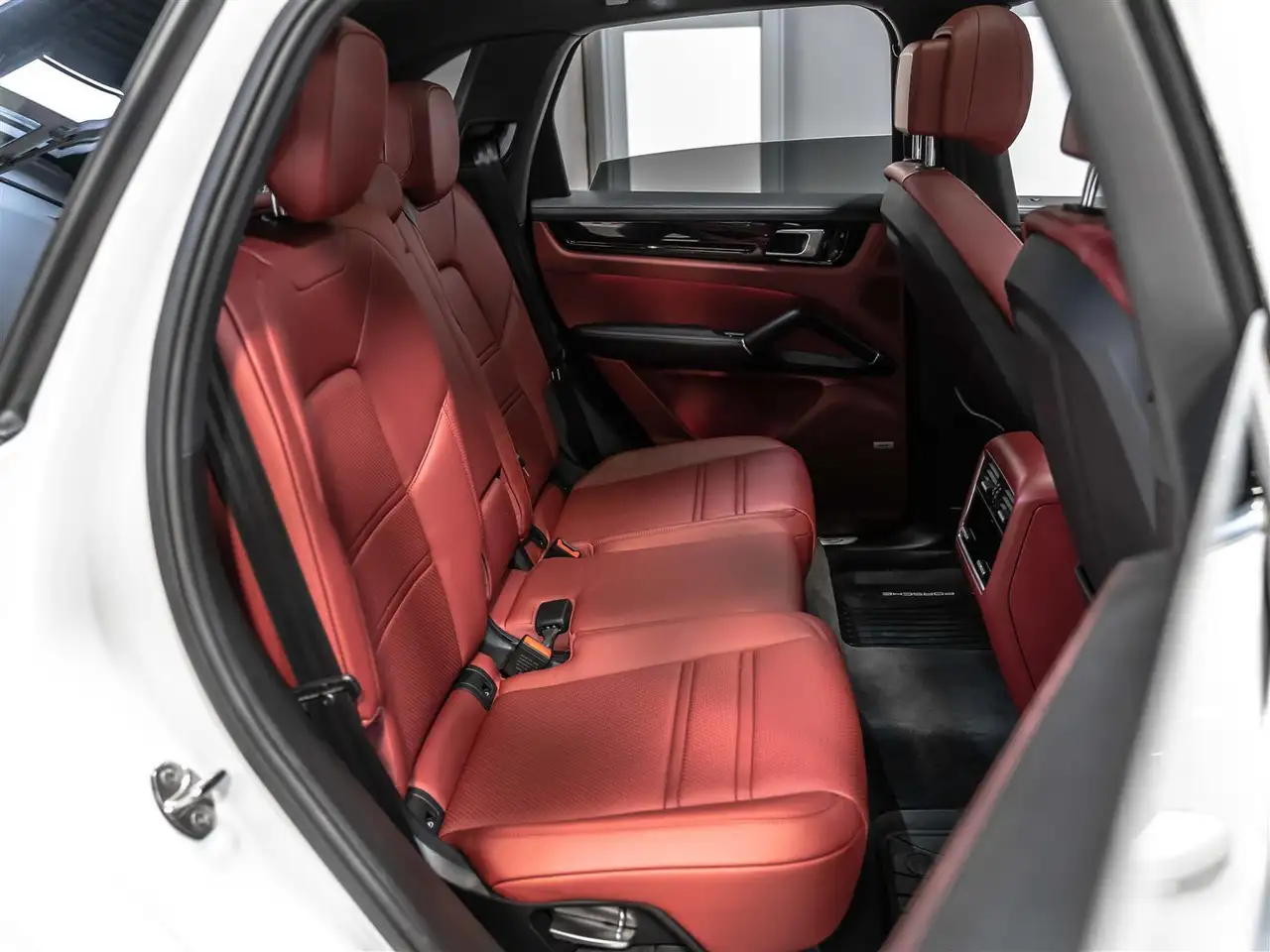 Porsche Cayenne снимка Porsche Cayenne