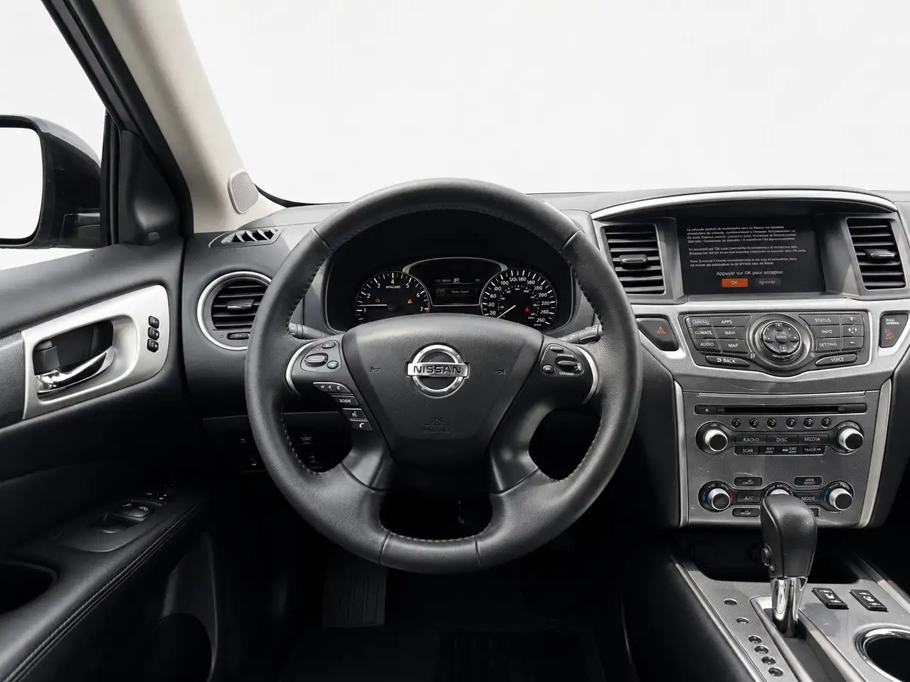 Nissan Pathfinder снимка Nissan Pathfinder