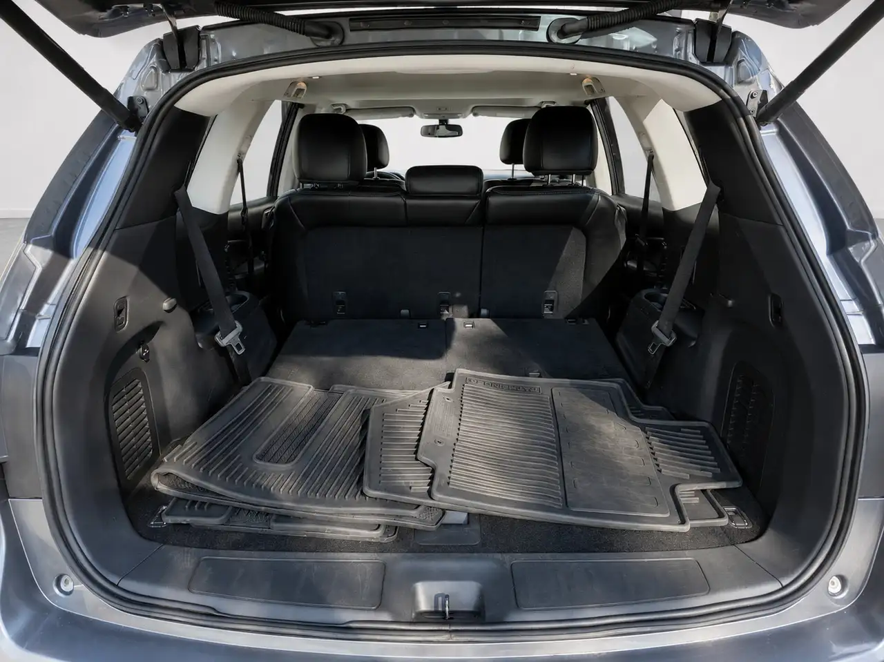 Nissan Pathfinder снимка Nissan Pathfinder