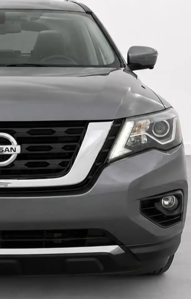 Nissan Pathfinder снимка Nissan Pathfinder