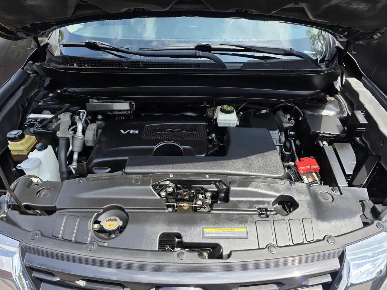 Nissan Pathfinder снимка Nissan Pathfinder