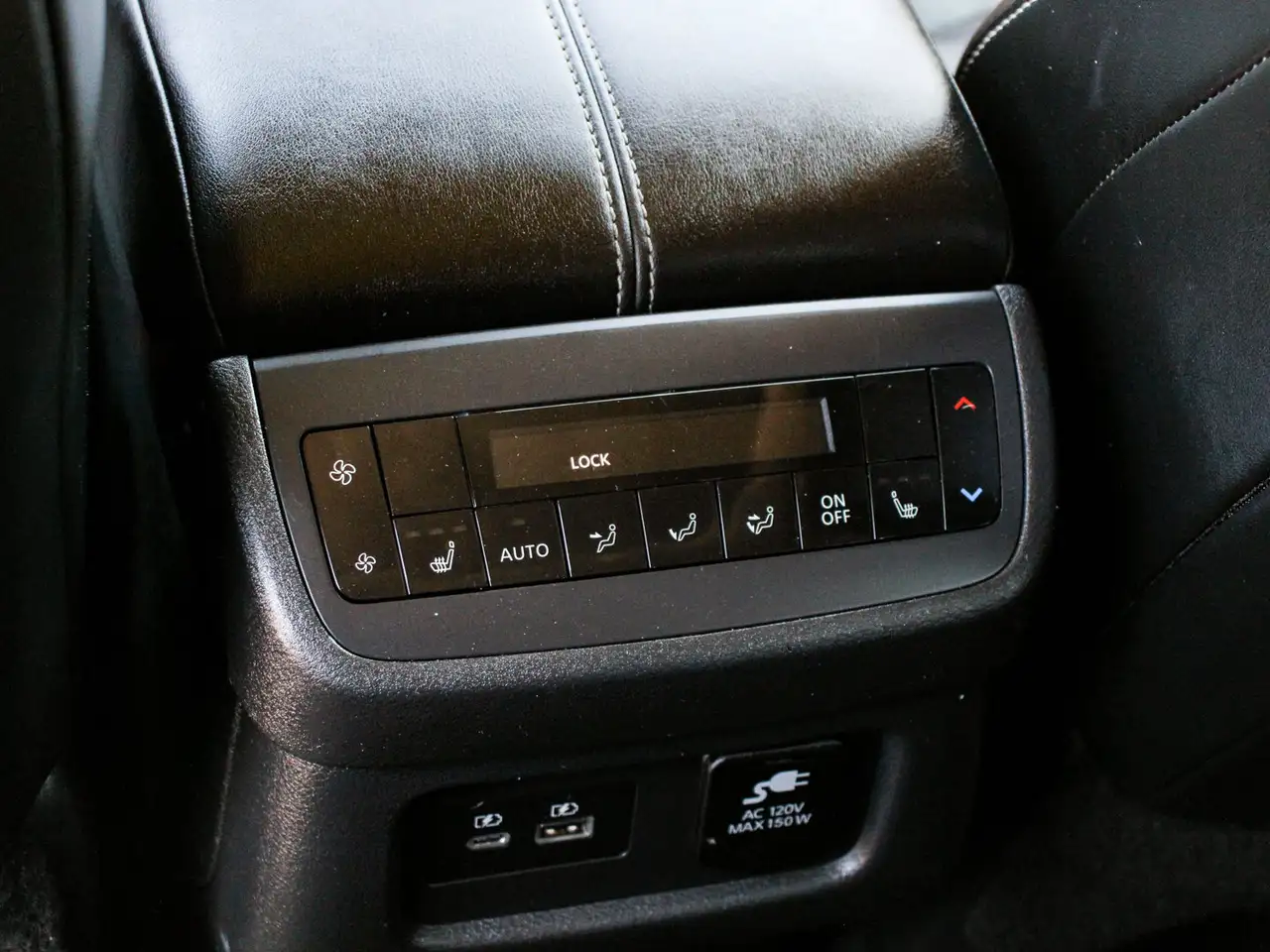 Nissan Pathfinder photo Nissan Pathfinder