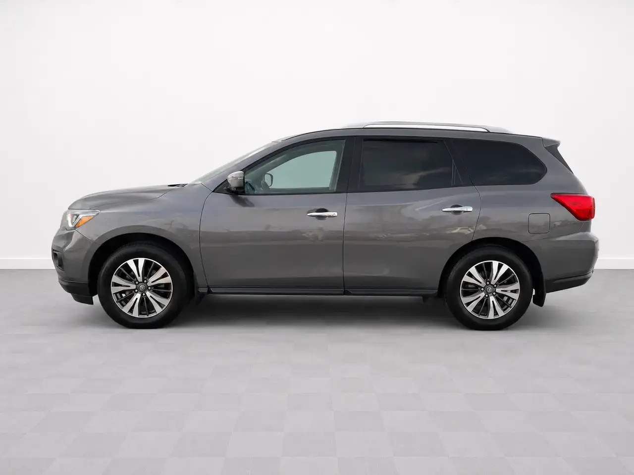 Nissan Pathfinder снимка Nissan Pathfinder