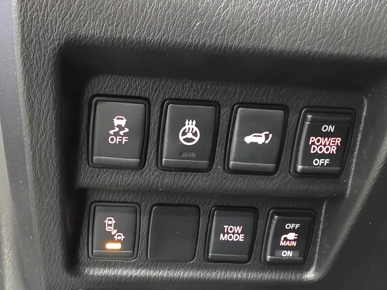 Nissan Pathfinder снимка Nissan Pathfinder
