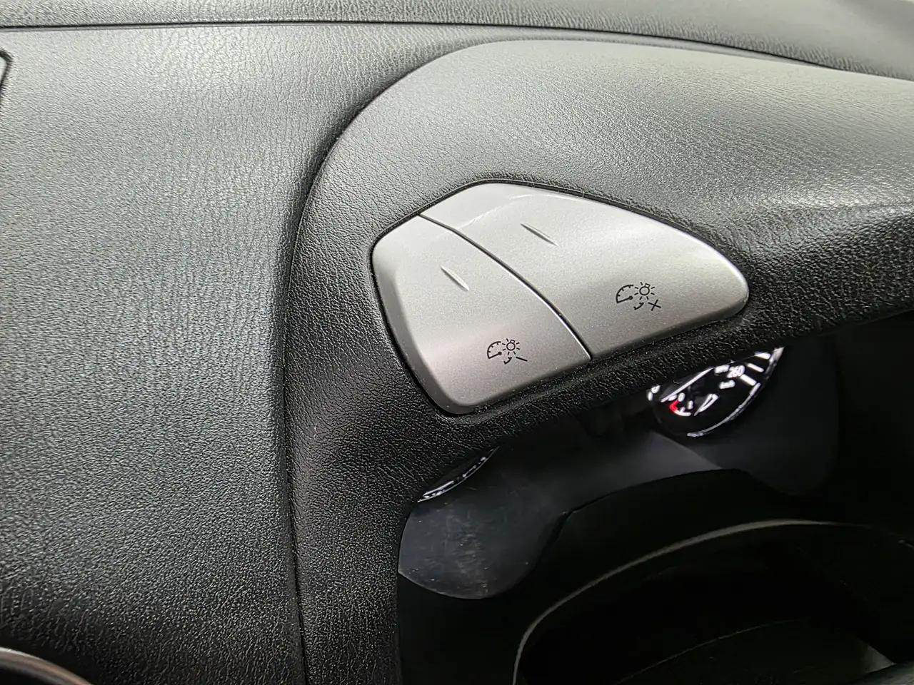 Nissan Pathfinder снимка Nissan Pathfinder