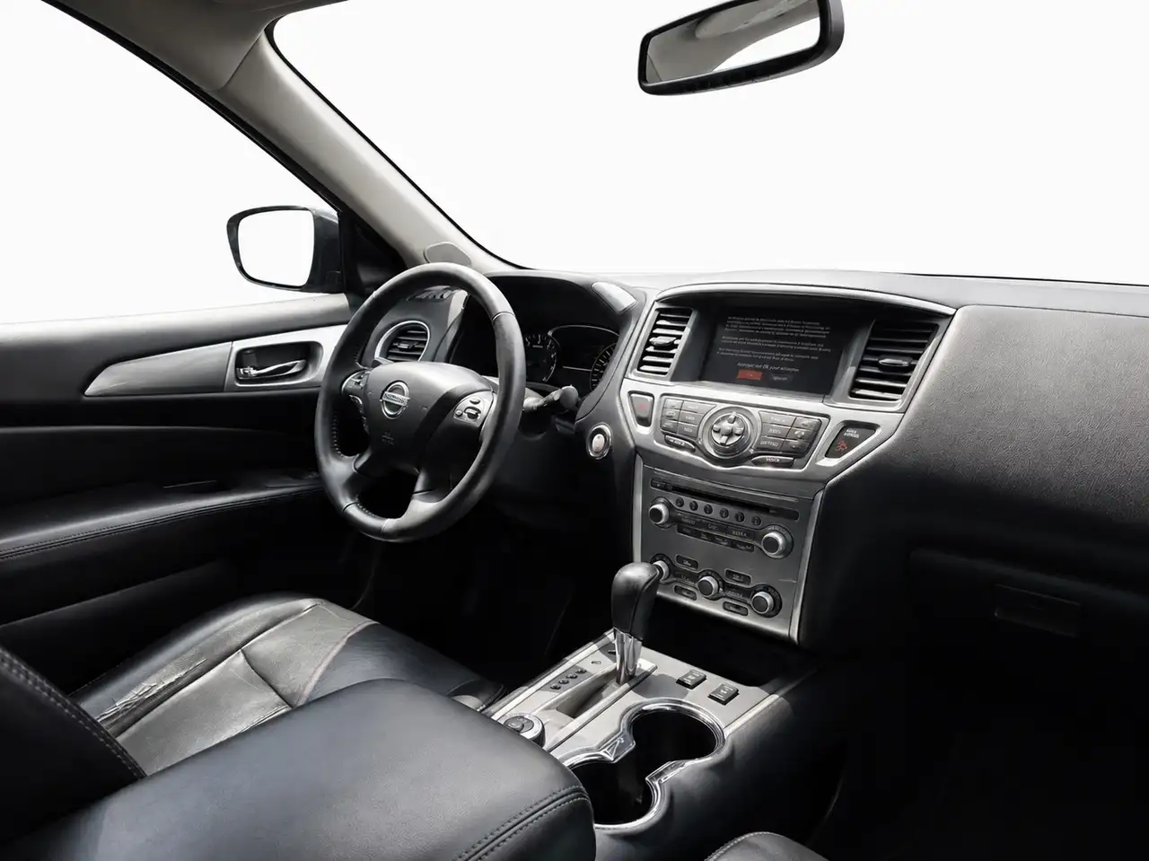 Nissan Pathfinder снимка Nissan Pathfinder