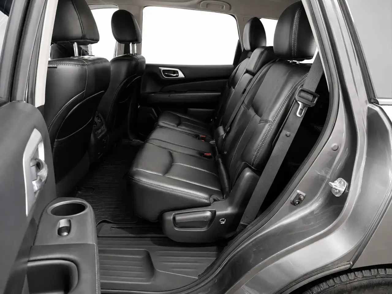 Nissan Pathfinder снимка Nissan Pathfinder