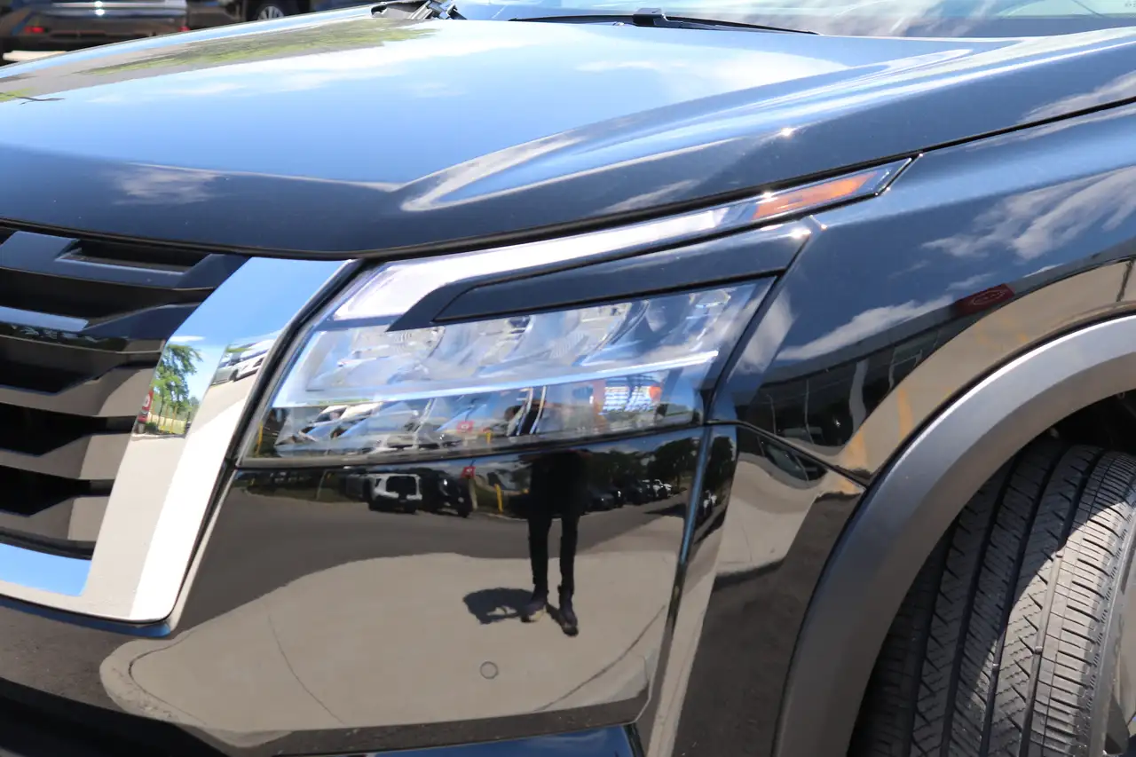 Nissan Pathfinder photo Nissan Pathfinder