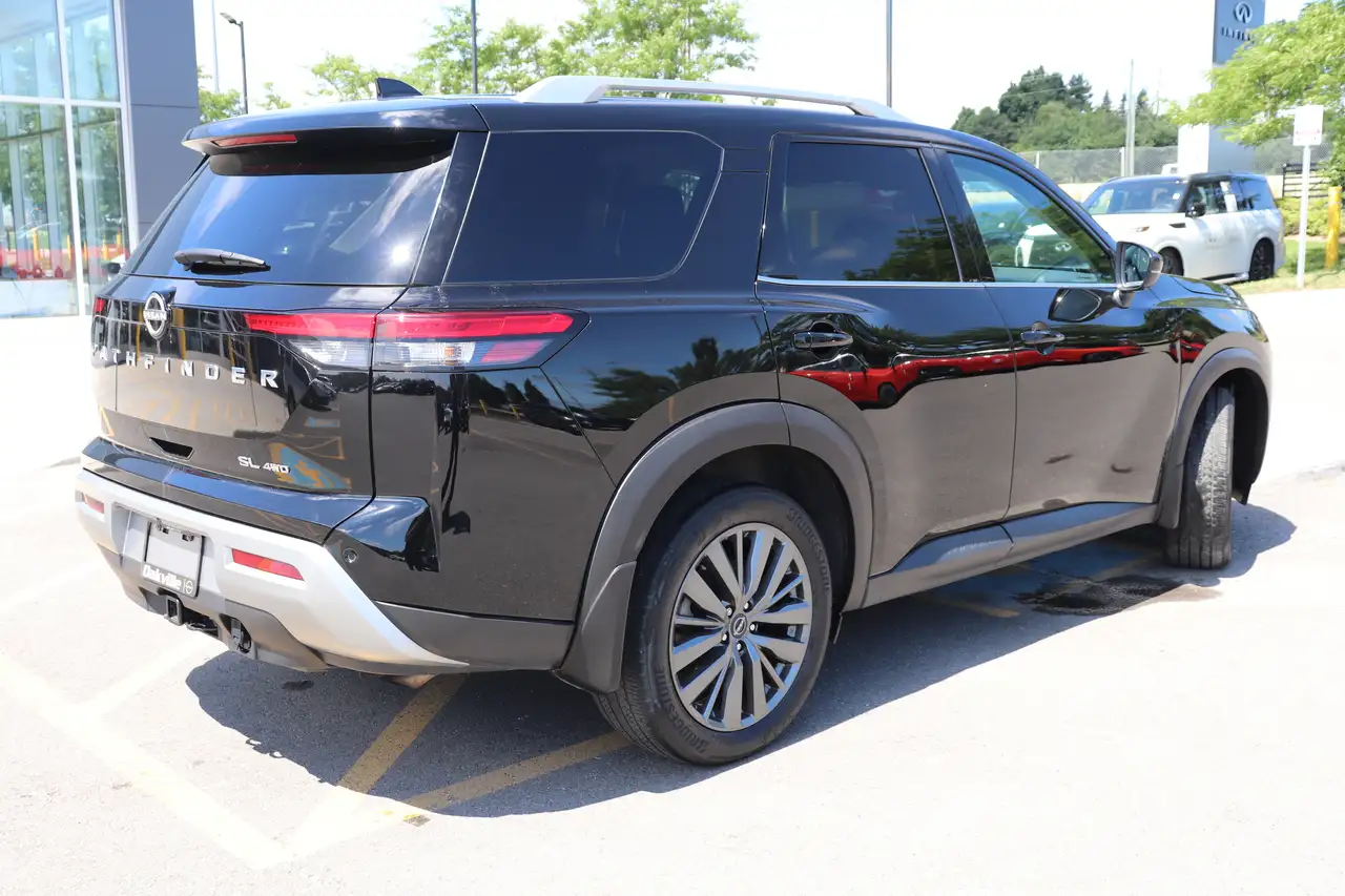 Nissan Pathfinder photo Nissan Pathfinder
