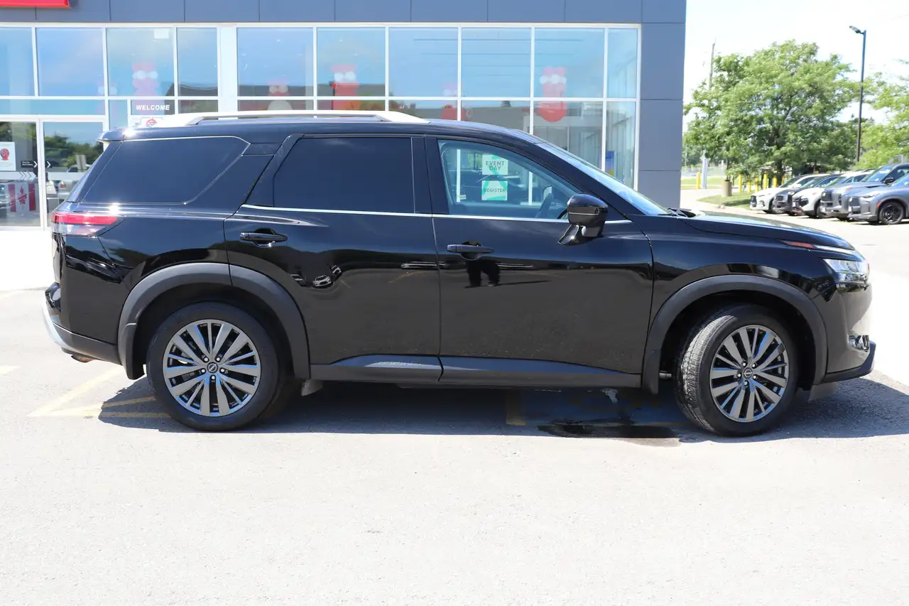 Nissan Pathfinder photo Nissan Pathfinder