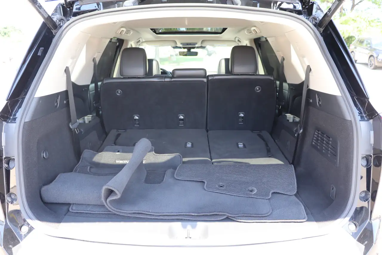 Nissan Pathfinder photo Nissan Pathfinder