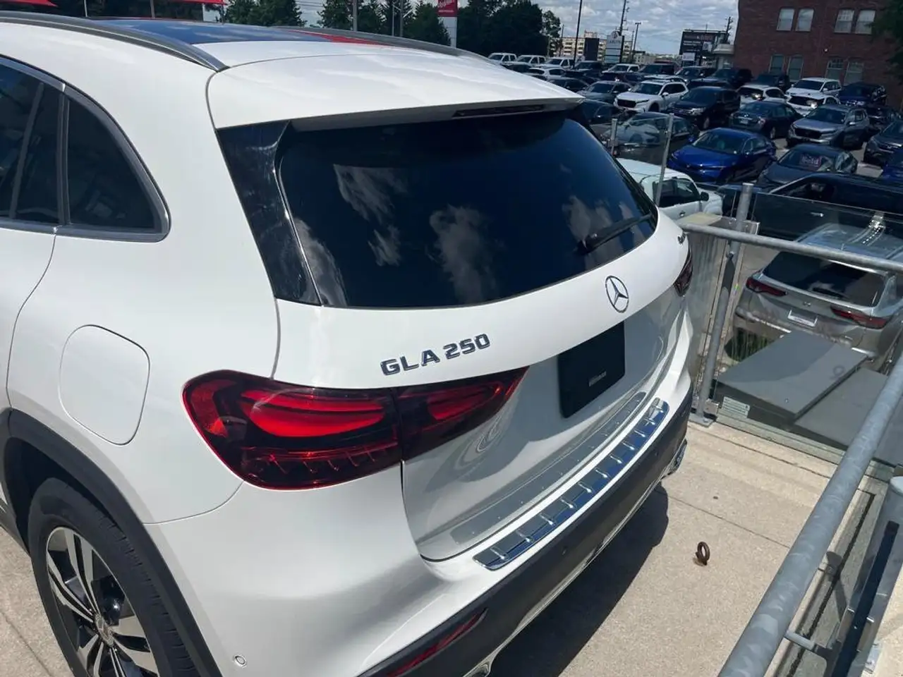 Mercedes-Benz GLA fotografie Mercedes-Benz GLA