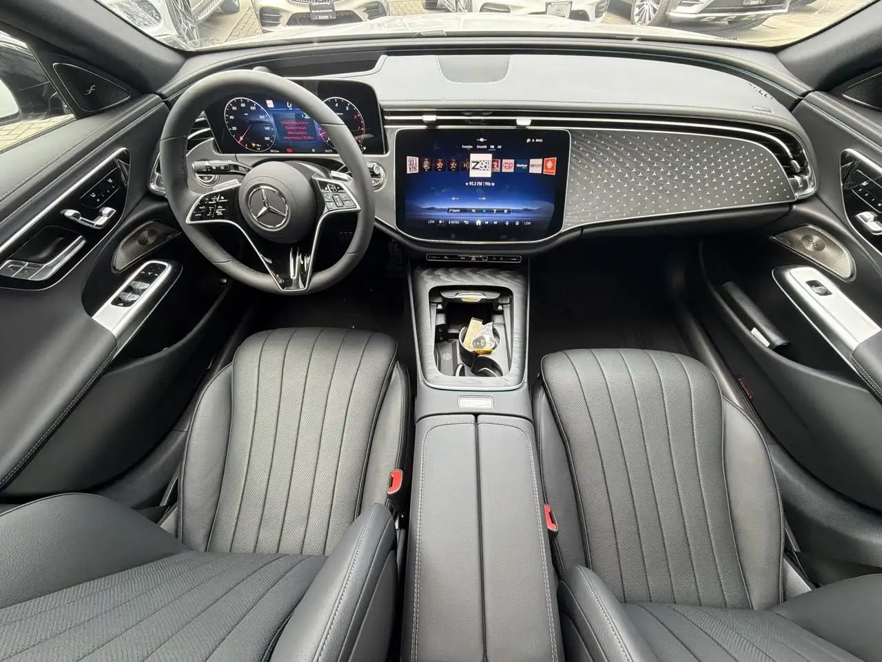Mercedes-Benz E-Class fotografie Mercedes-Benz E-Class