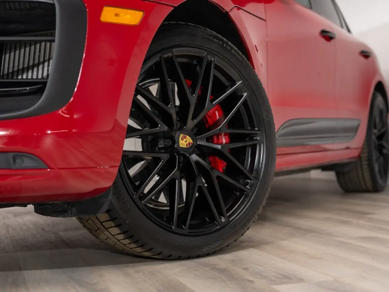 Porsche Macan photo Porsche Macan