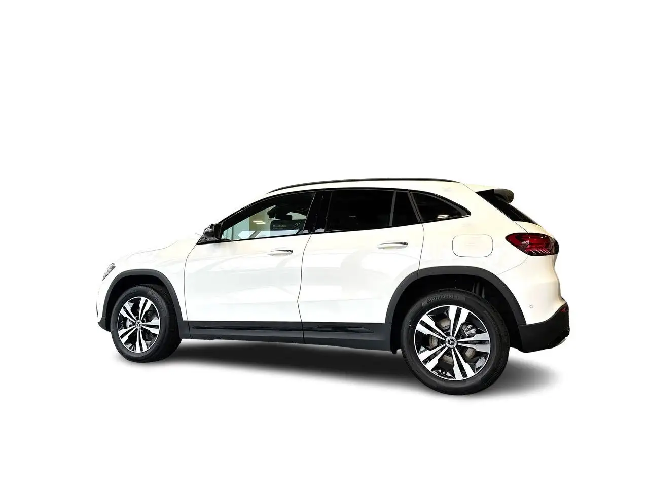 Mercedes-Benz GLA снимка Mercedes-Benz GLA