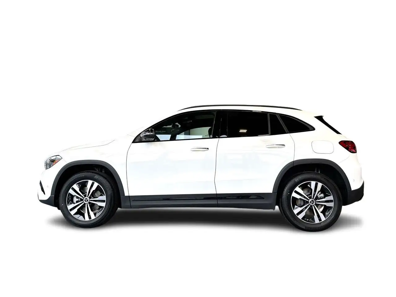 Mercedes-Benz GLA снимка Mercedes-Benz GLA