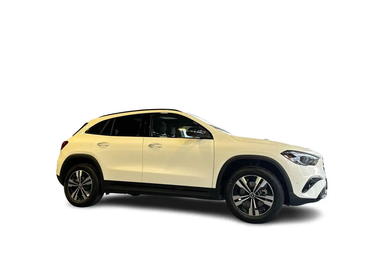 Mercedes-Benz GLA снимка Mercedes-Benz GLA