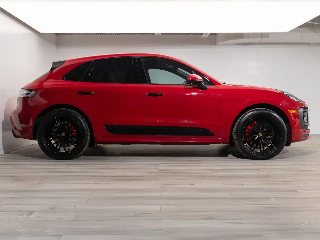 Porsche Macan photo Porsche Macan