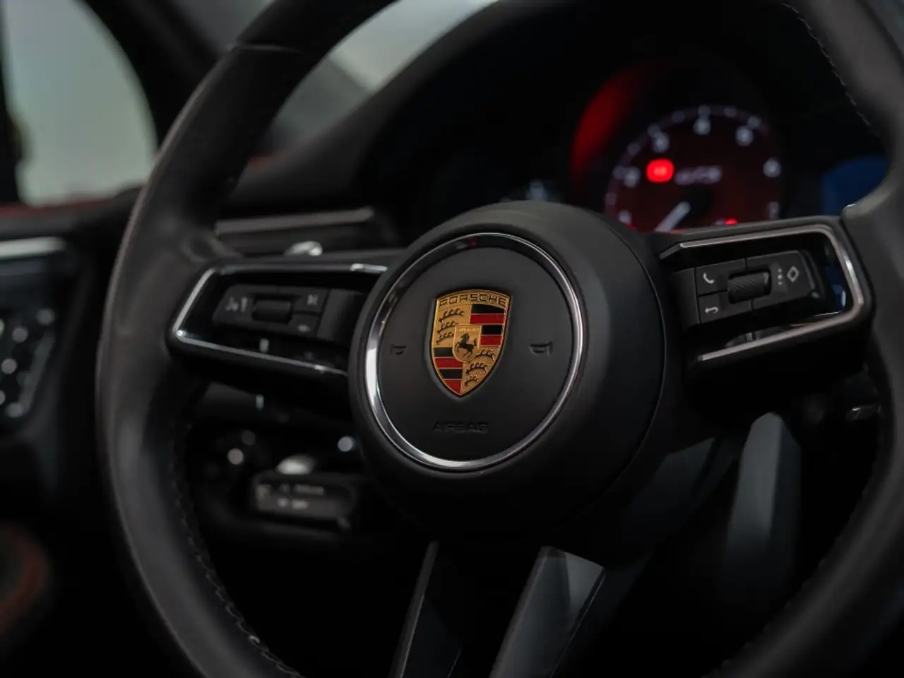 Porsche Macan photo Porsche Macan