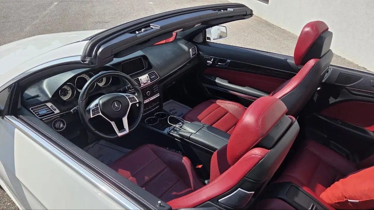 Mercedes-Benz E-Class photo Mercedes-Benz E-Class