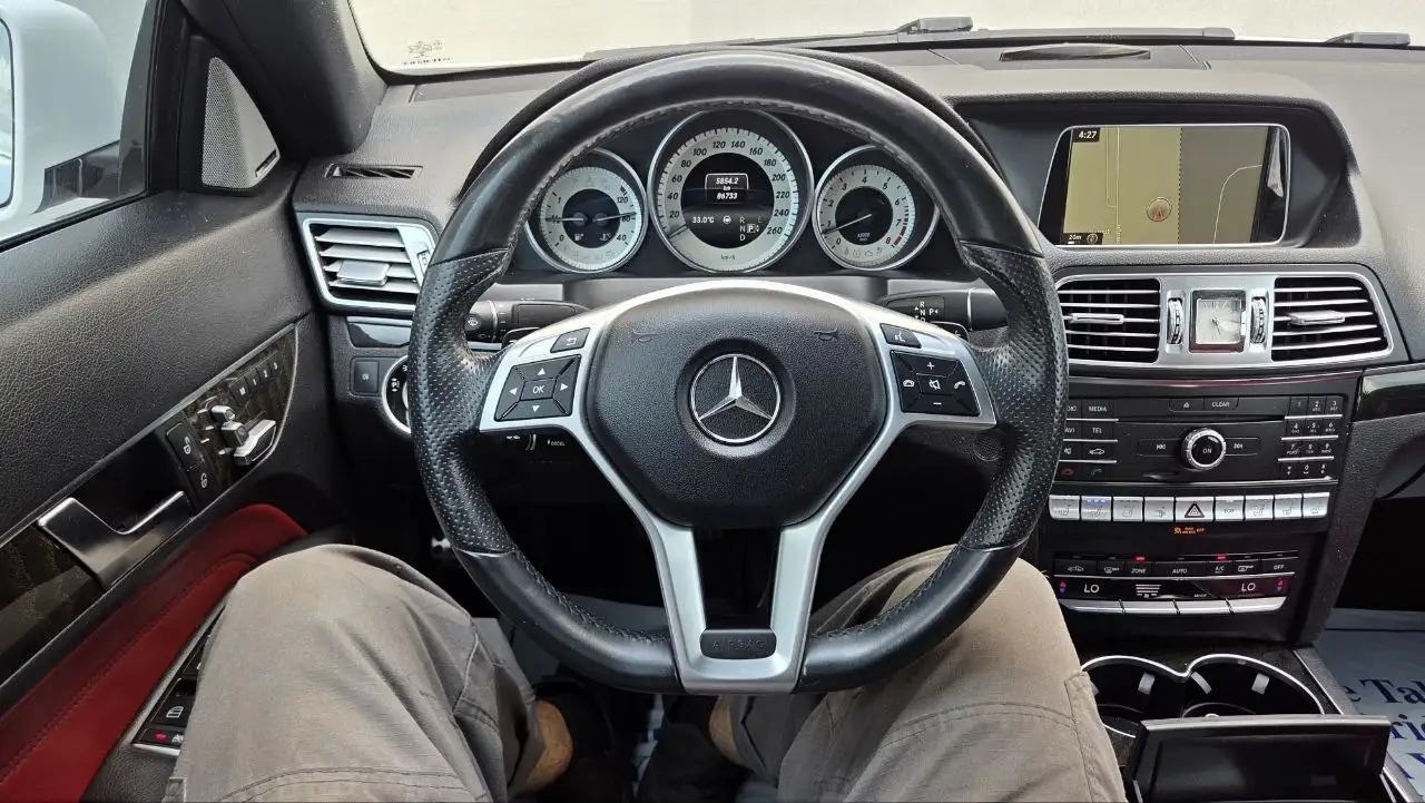 Mercedes-Benz E-Class photo Mercedes-Benz E-Class