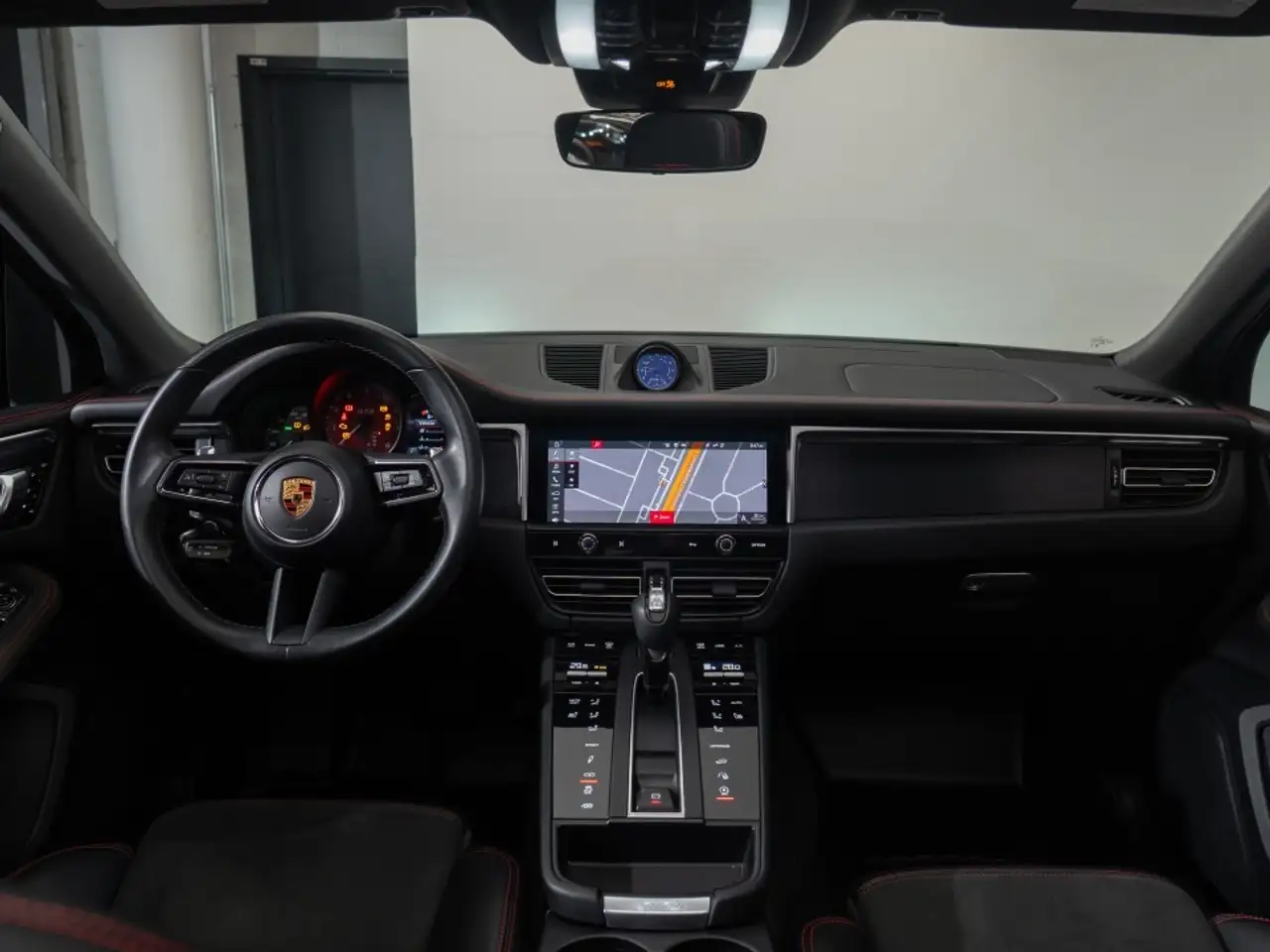 Porsche Macan photo Porsche Macan