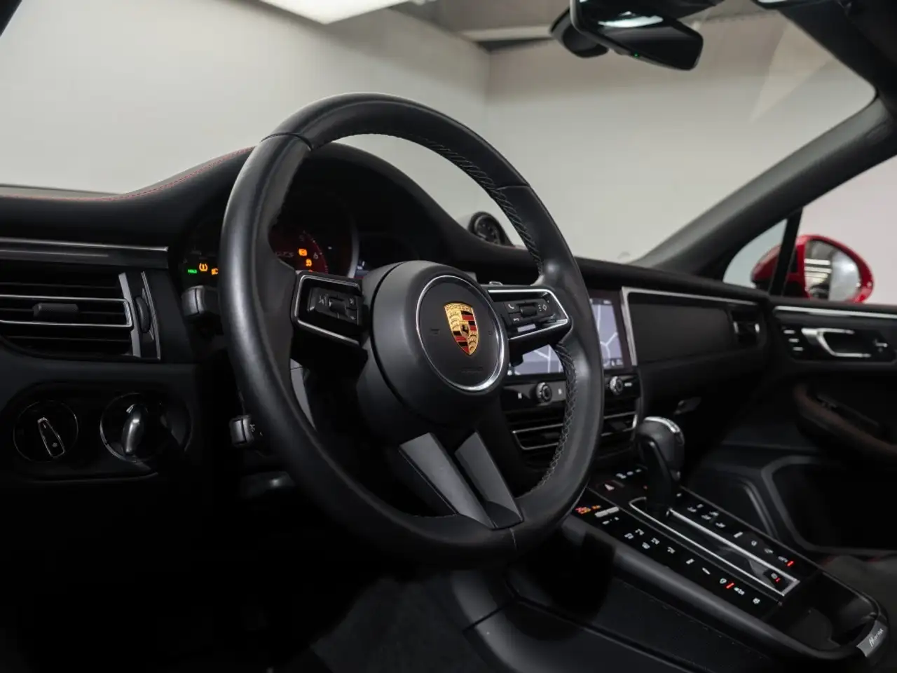 Porsche Macan photo Porsche Macan