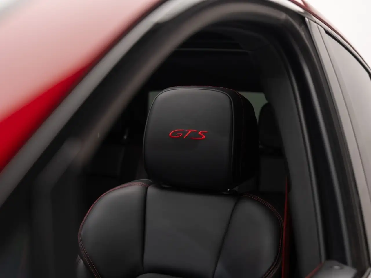 Porsche Macan photo Porsche Macan