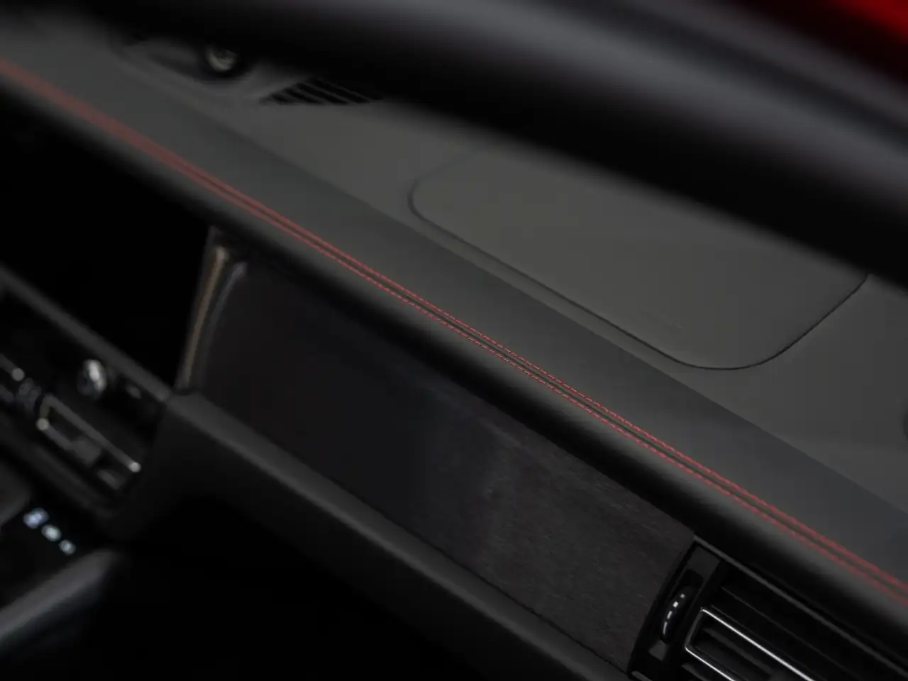 Porsche Macan photo Porsche Macan