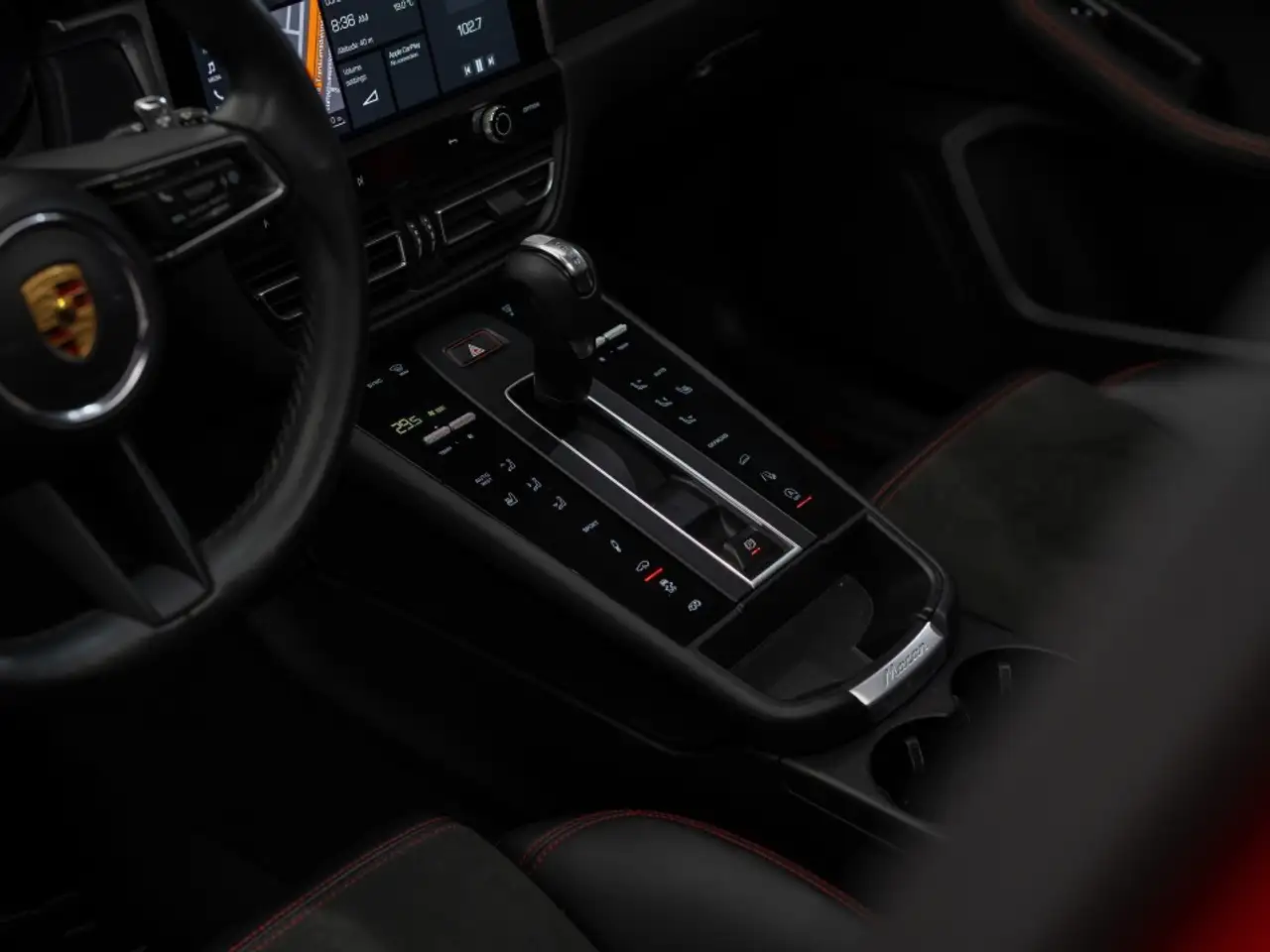 Porsche Macan photo Porsche Macan