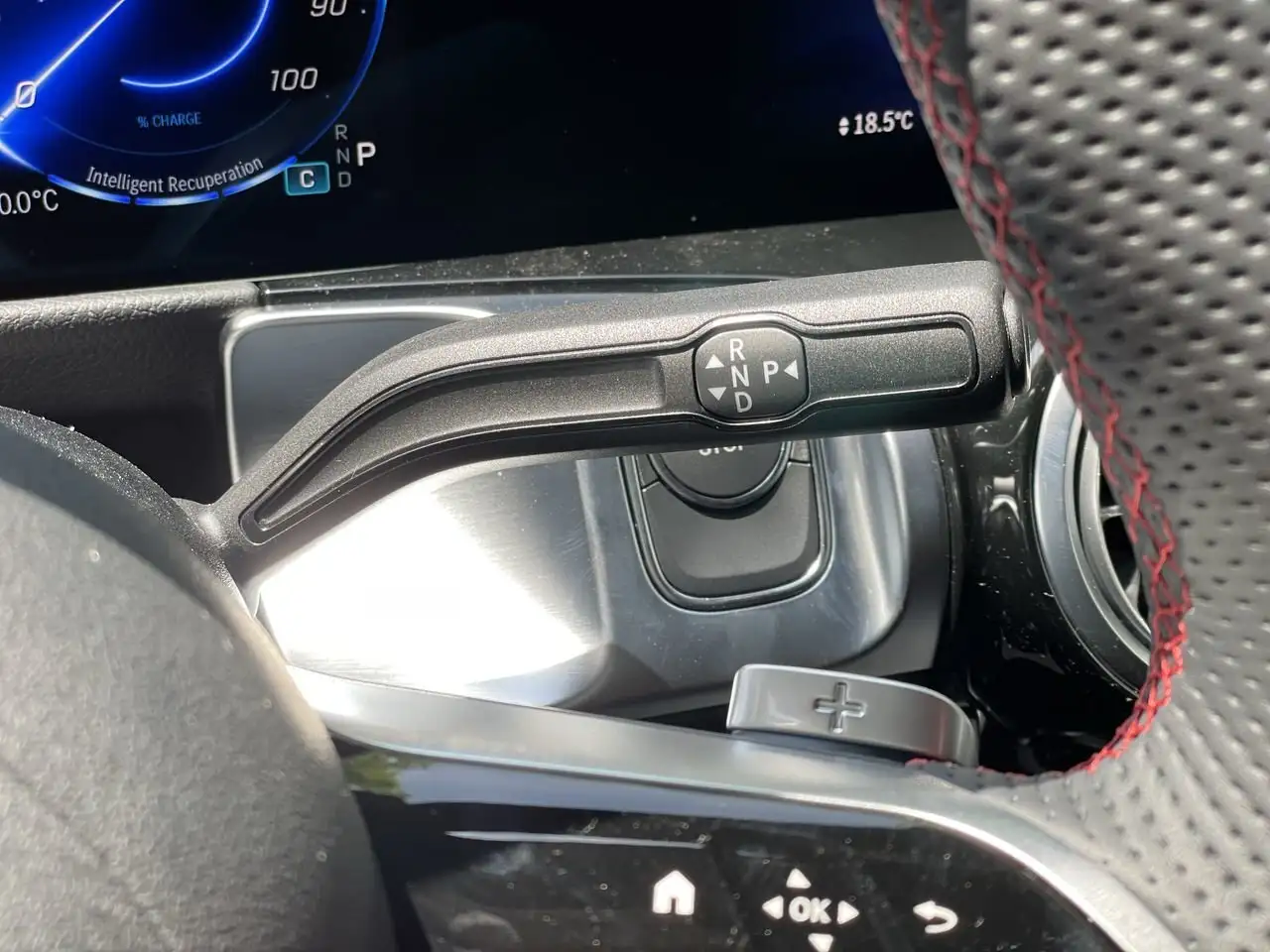 Mercedes-Benz EQB снимка Mercedes-Benz EQB