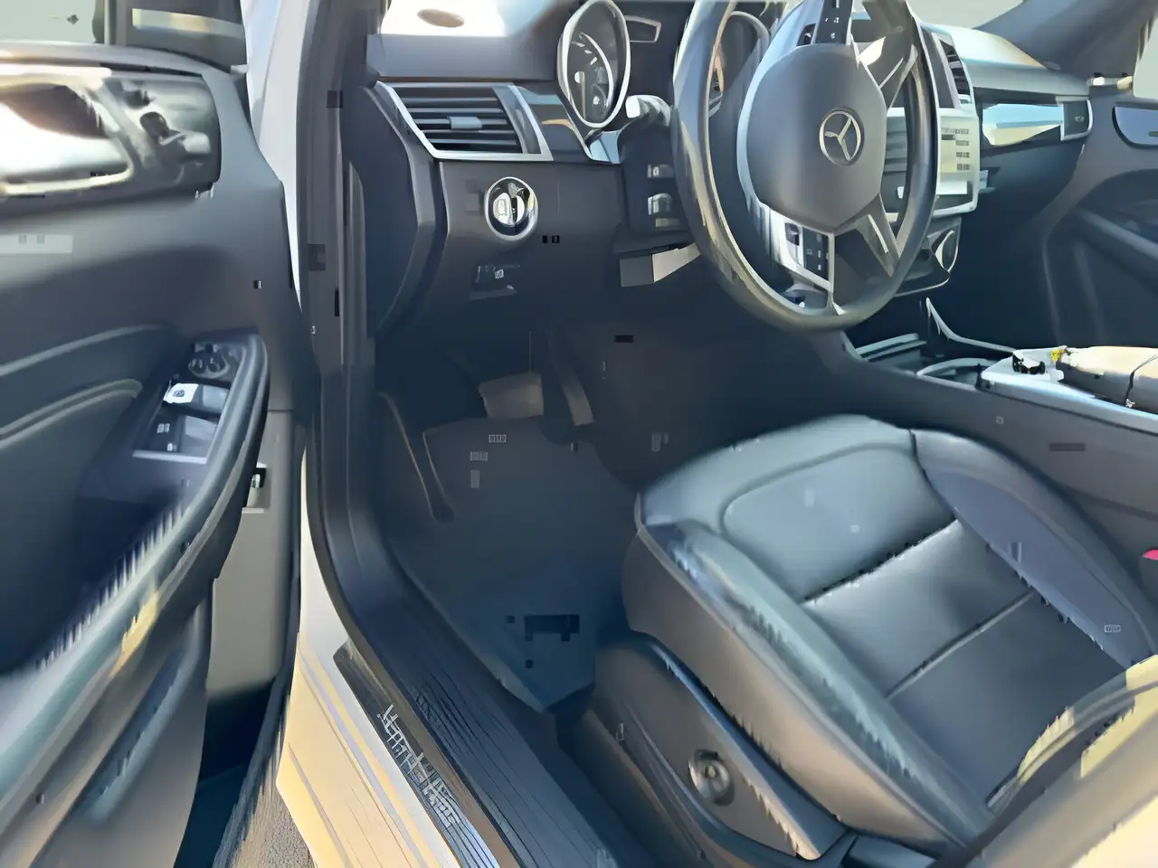 Mercedes-Benz M-Class photo Mercedes-Benz M-Class
