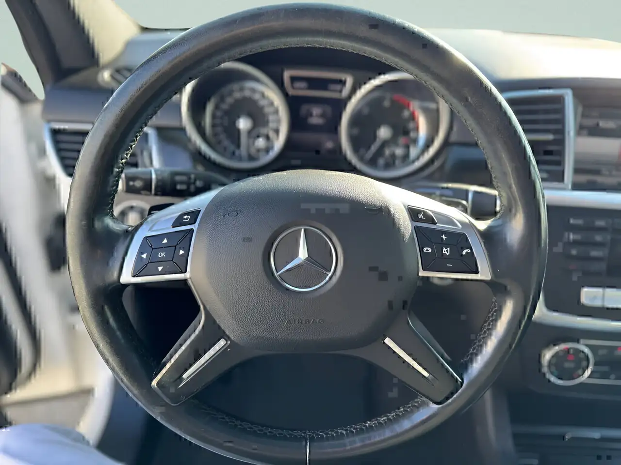 Mercedes-Benz M-Class photo Mercedes-Benz M-Class