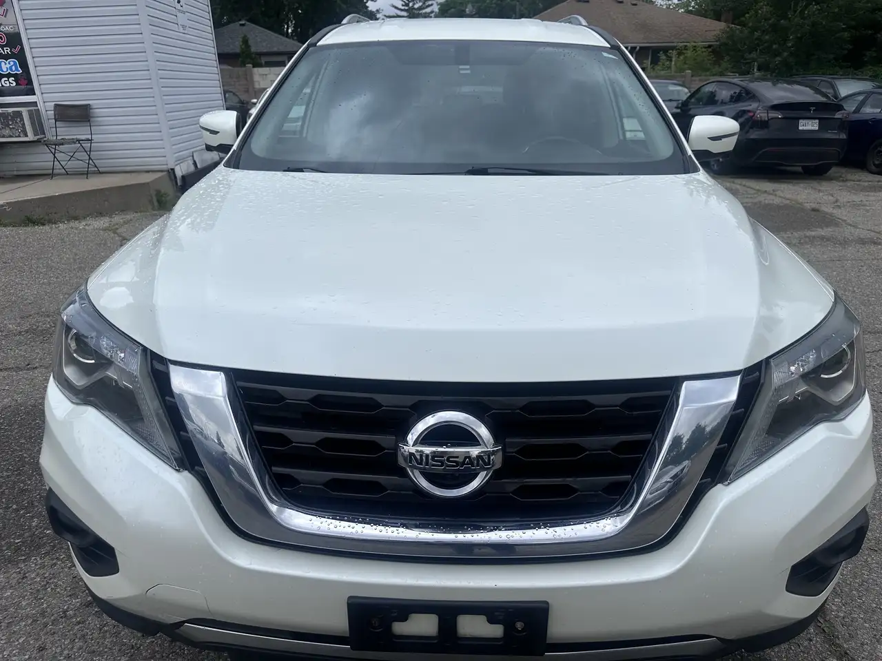 Nissan Pathfinder снимка Nissan Pathfinder