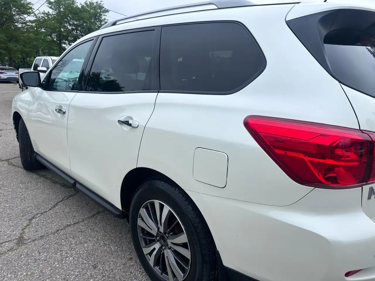 Nissan Pathfinder снимка Nissan Pathfinder