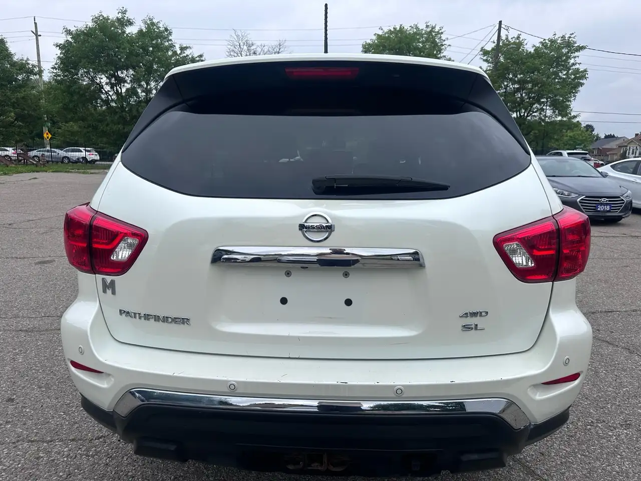 Nissan Pathfinder снимка Nissan Pathfinder