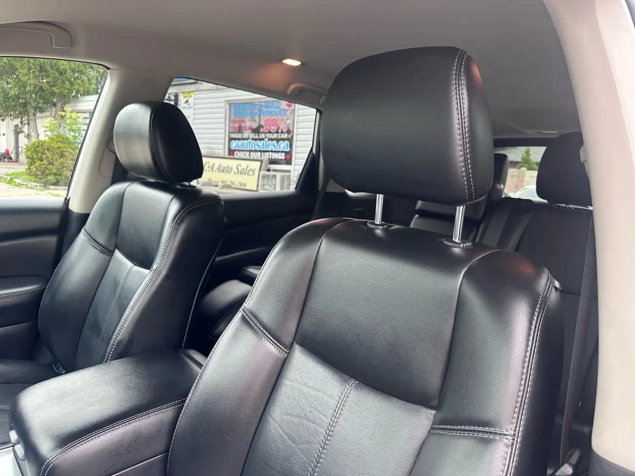 Nissan Pathfinder снимка Nissan Pathfinder