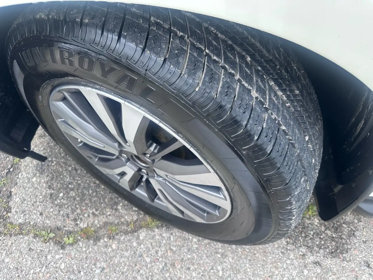 Nissan Pathfinder снимка Nissan Pathfinder