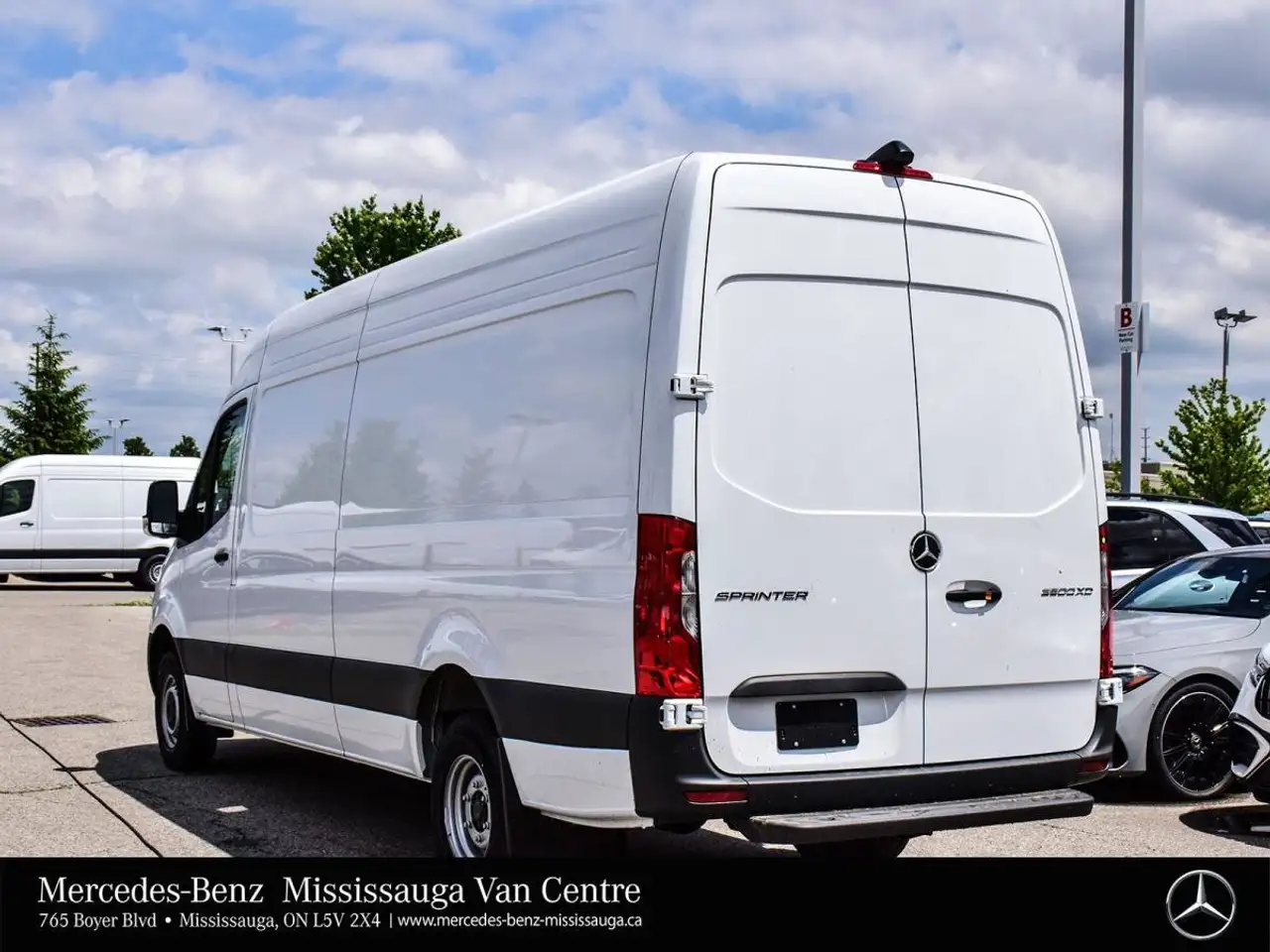 Mercedes-Benz Sprinter photo Mercedes-Benz Sprinter