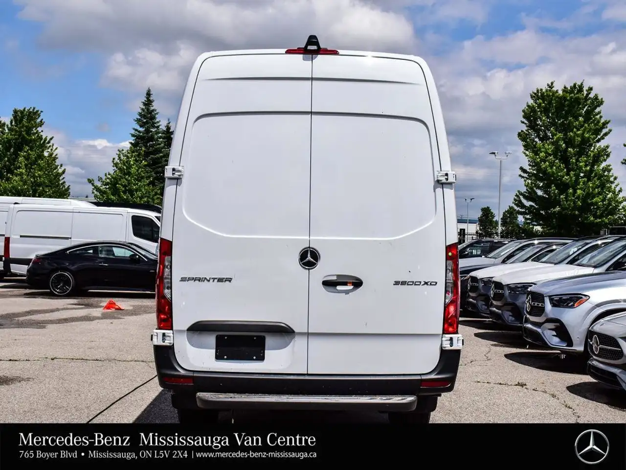 Mercedes-Benz Sprinter photo Mercedes-Benz Sprinter