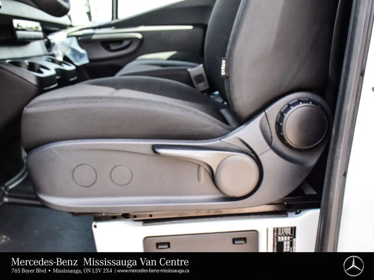 Mercedes-Benz Sprinter photo Mercedes-Benz Sprinter