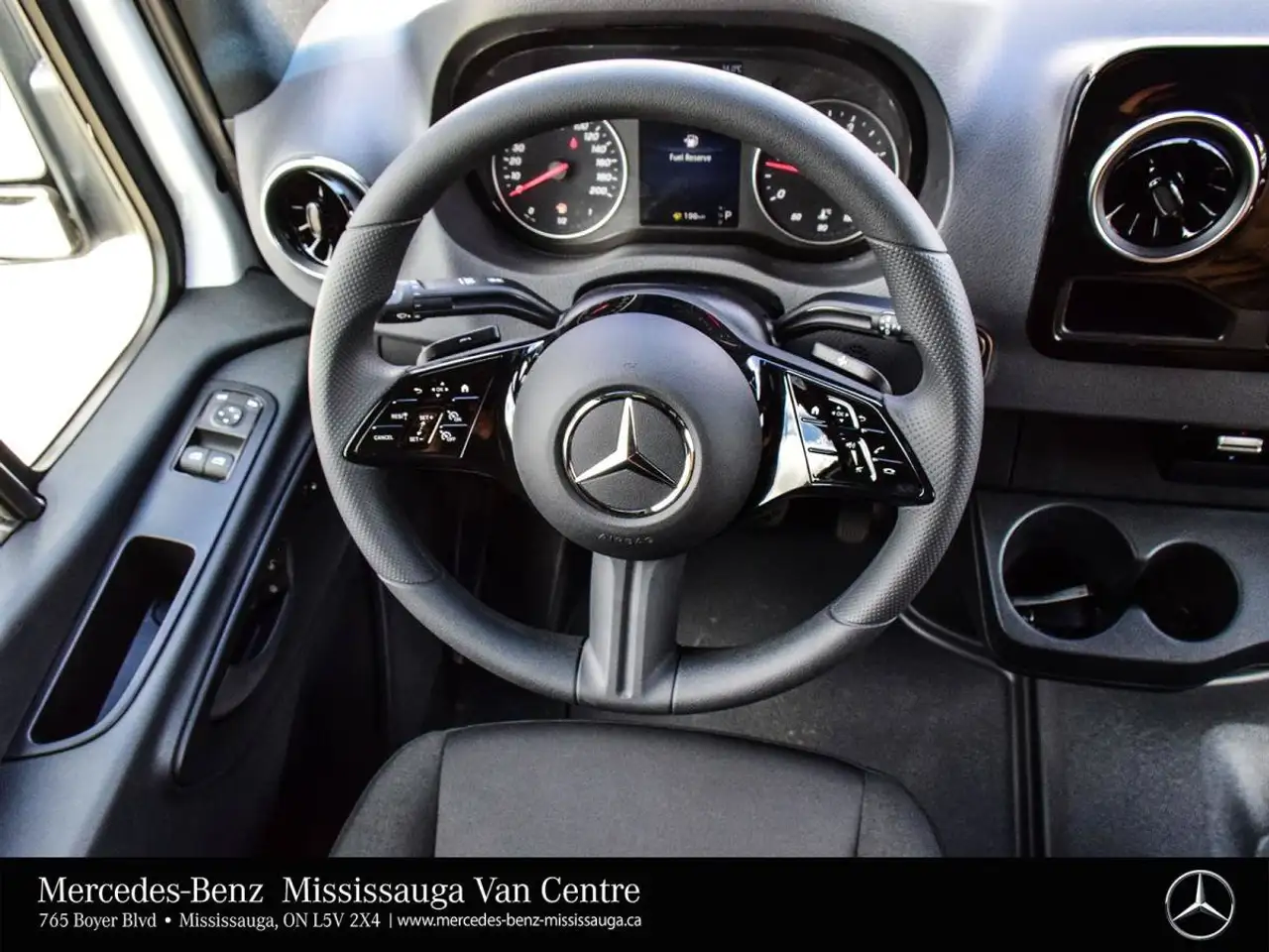 Mercedes-Benz Sprinter photo Mercedes-Benz Sprinter