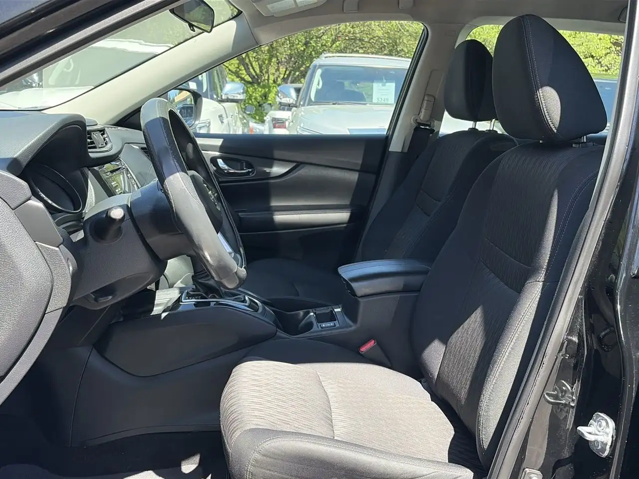 Nissan Rogue photo Nissan Rogue